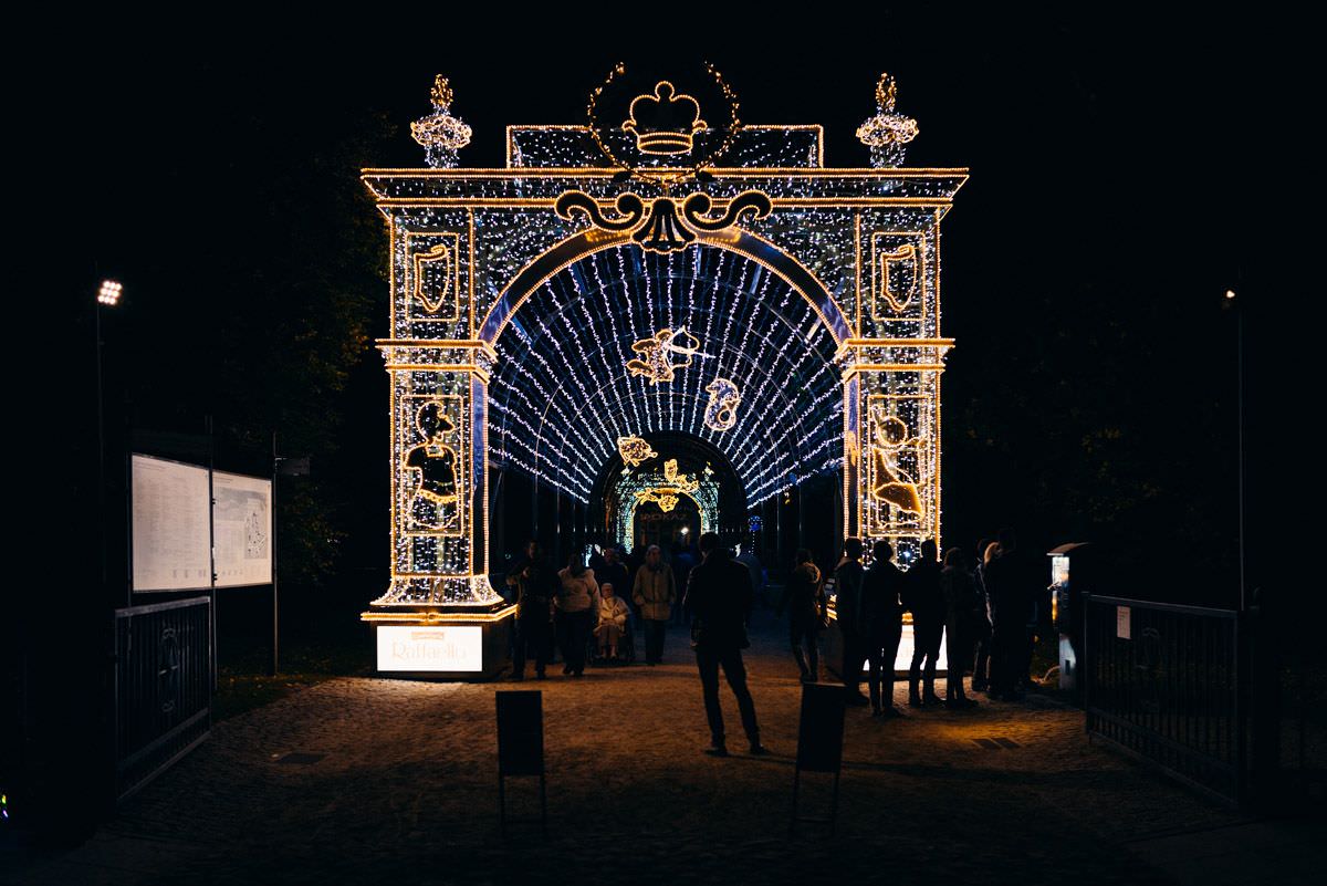 royal garden of light wilanow gate