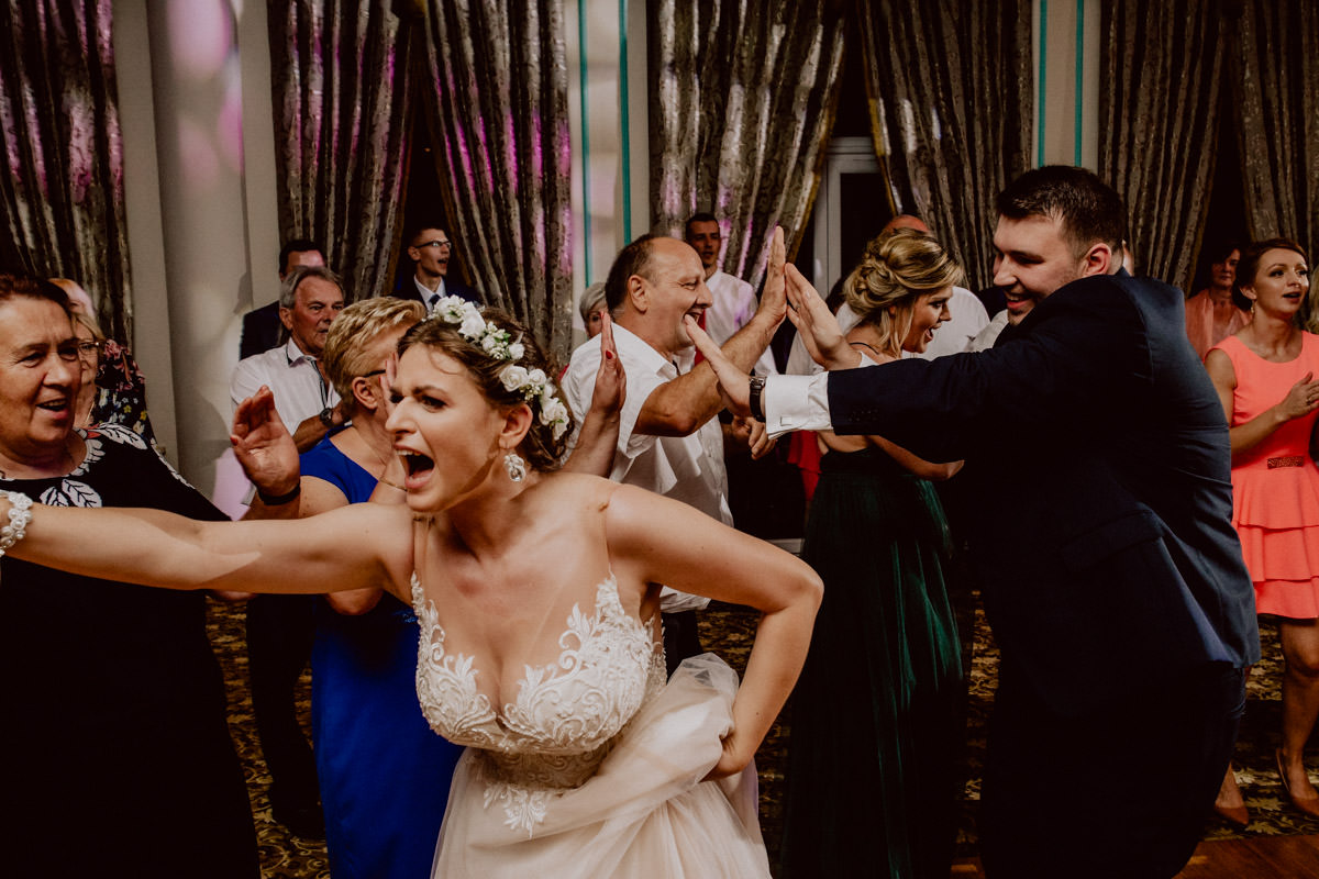 the married couple gave fives with guests